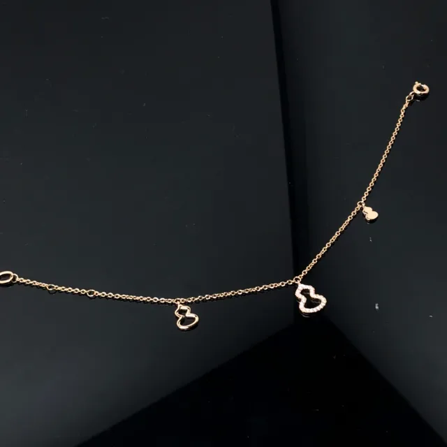 Gold Transparent Chain Triple Heart Pendant Design Necklace 4