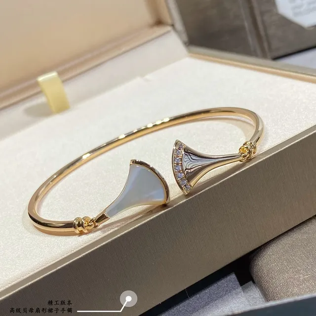 金色白色扇形图案金属手镯 4