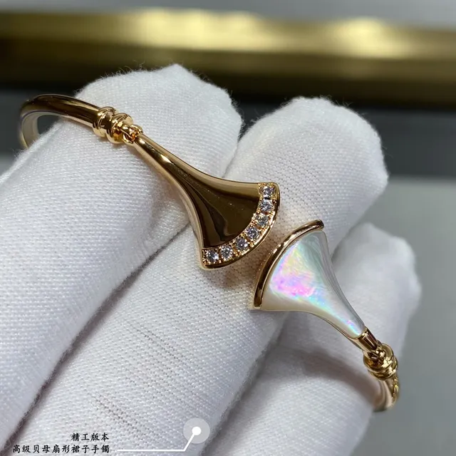金色白色扇形图案金属手镯 8