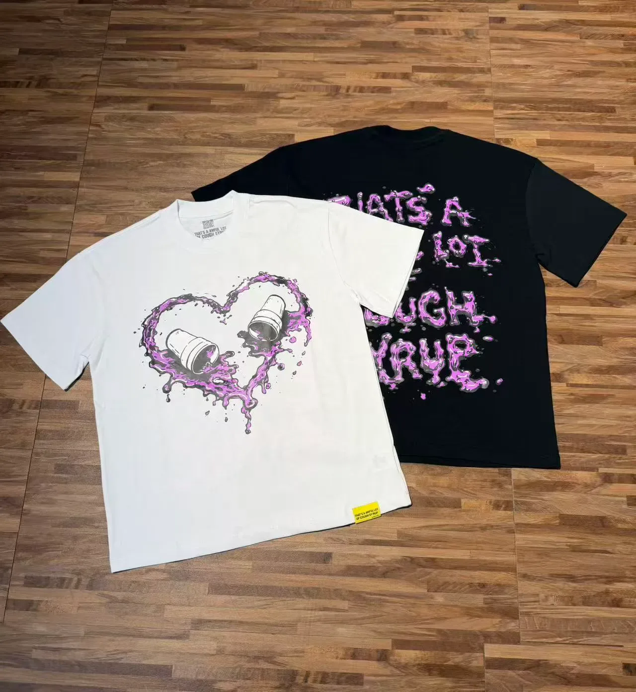 Graphic-Print Heart Liquid Splash T-Shirt 8