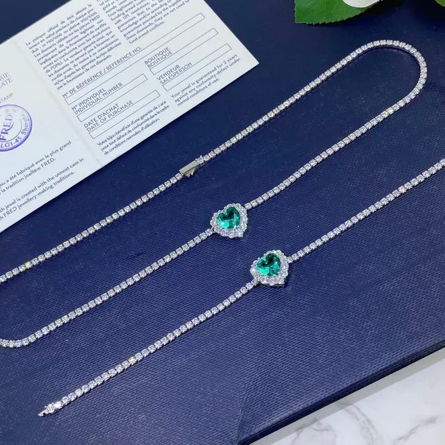 Bracelet en forme de cœur gemme verte Pavé Halo argenté 2