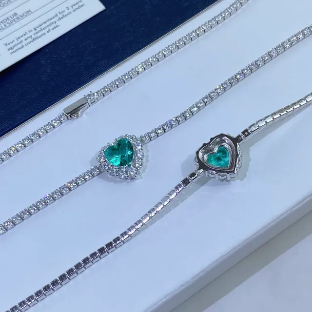 Bracelet en forme de cœur gemme verte Pavé Halo argenté 4