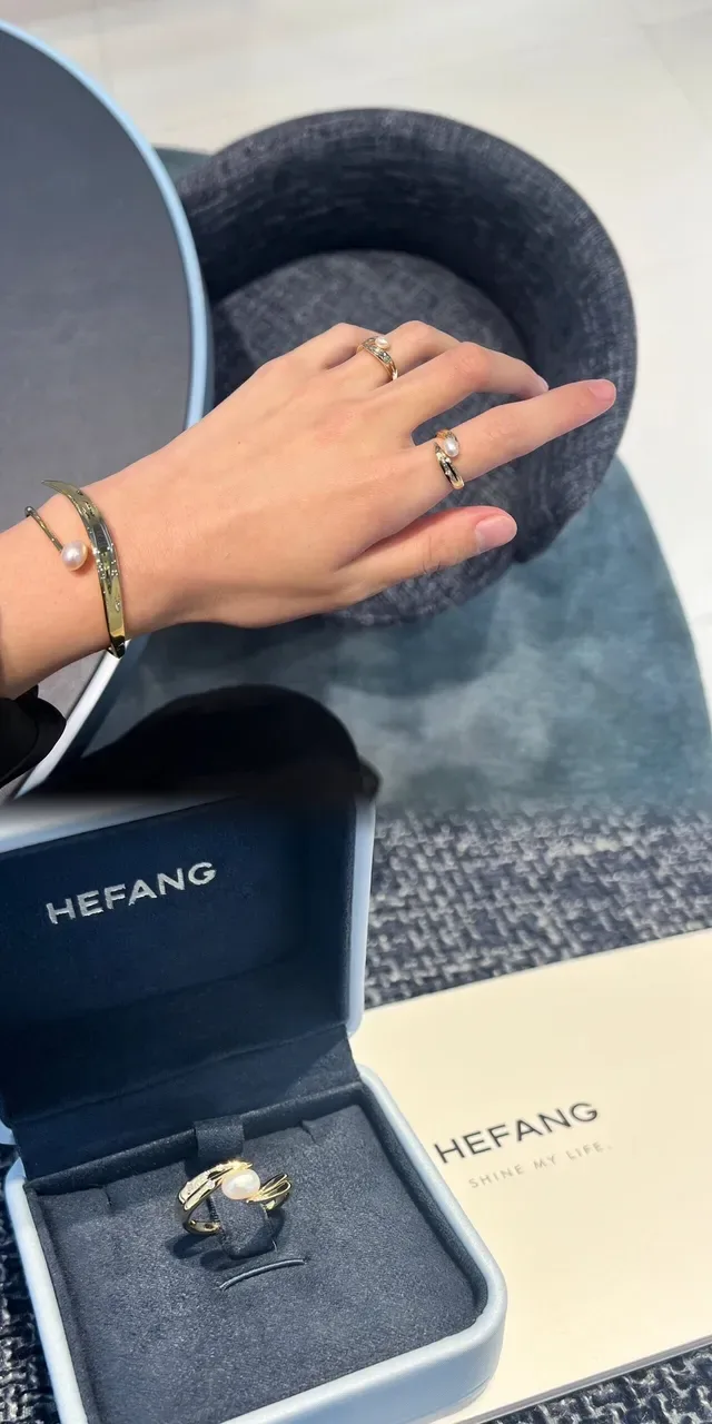 HEFANG 不对称珍珠配饰 金色 开放式手镯 2