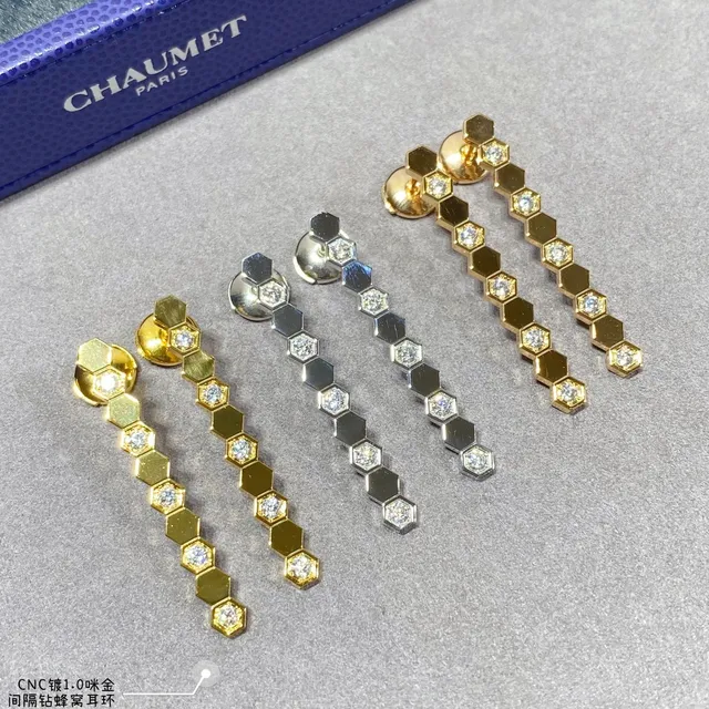 Hexagonal Link Alternating Black and Crystal Linear Dangle Earrings 2