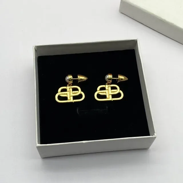 Interlocking Logo Motif Pearl Accent Stud Earrings 5