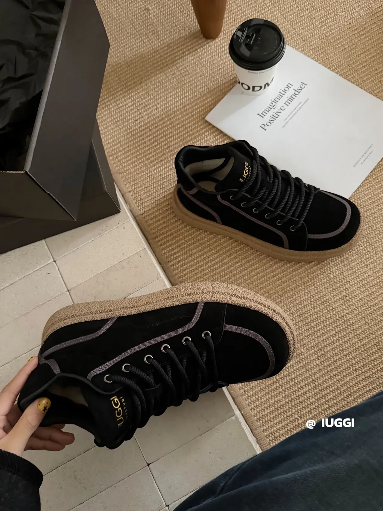IUGGI Beige Black Suede Upper Contrast Piping Lifestyle Sneakers 2