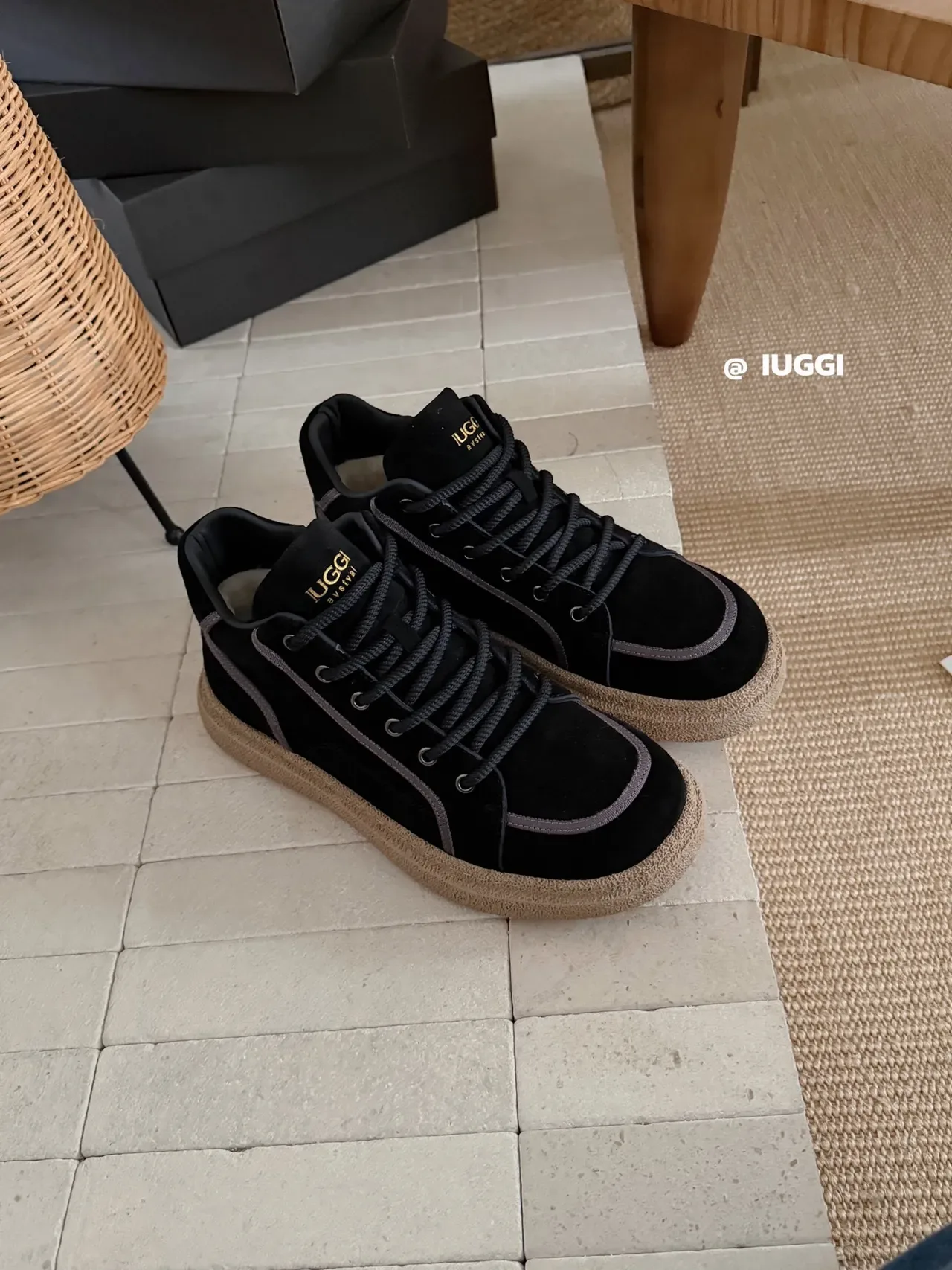 IUGGI Beige Black Suede Upper Contrast Piping Lifestyle Sneakers 4