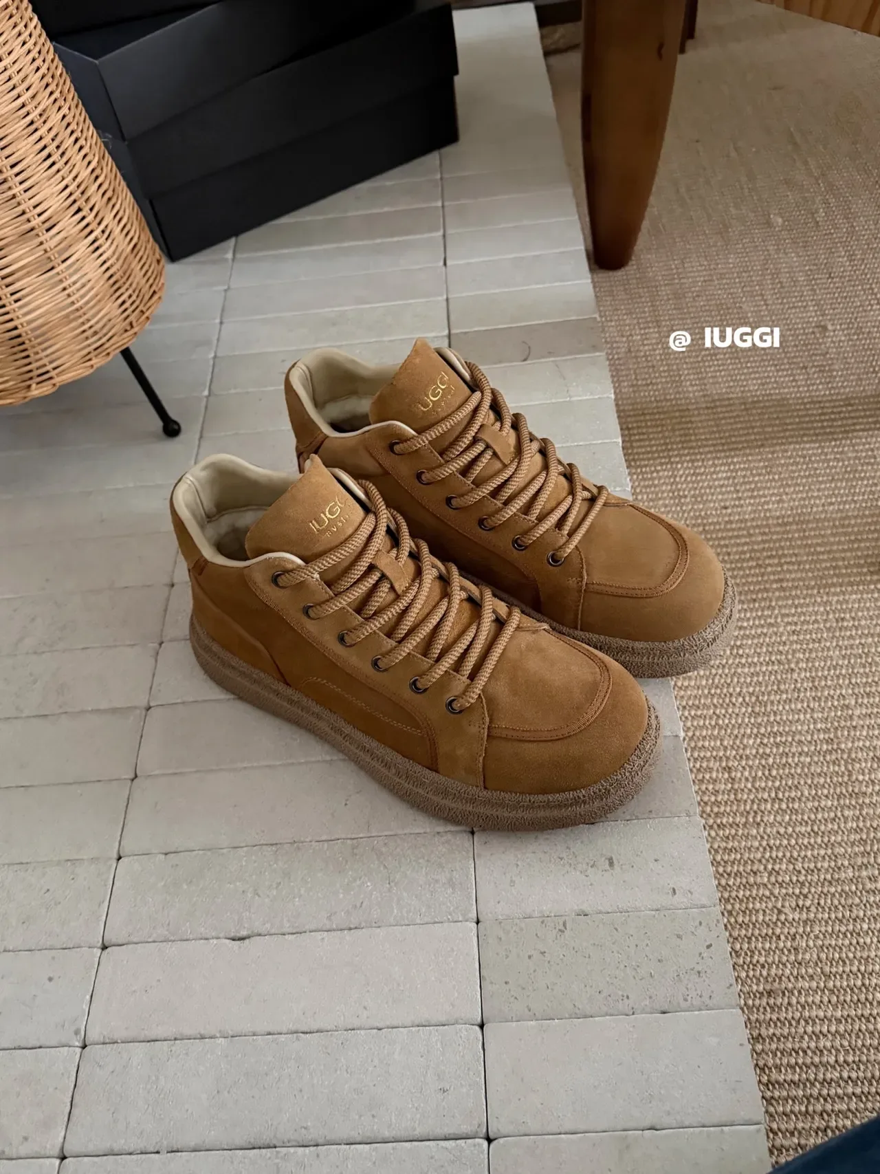 IUGGI Beige Black Suede Upper Contrast Piping Lifestyle Sneakers 10