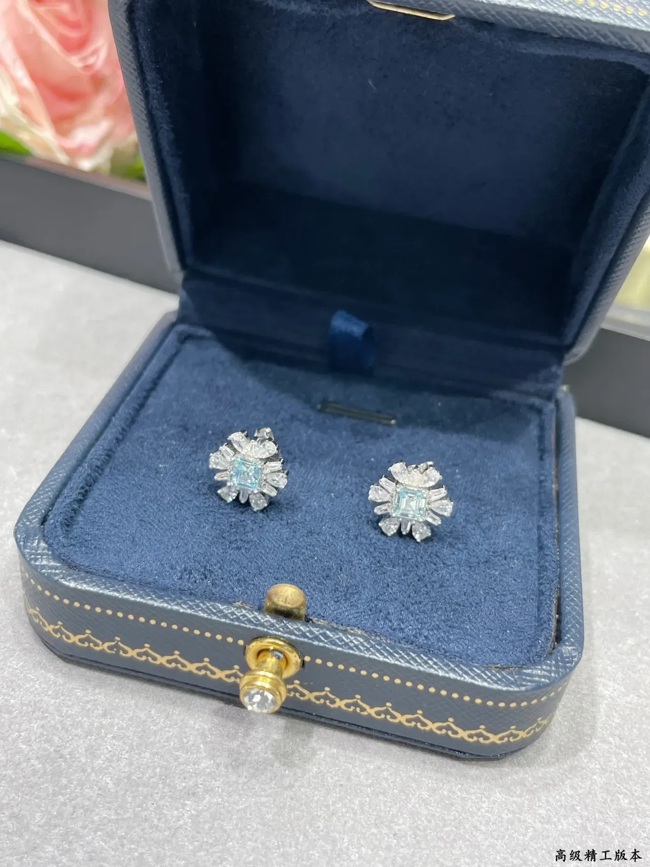 Light Blue Square-Cut Cluster Stud Earrings 8