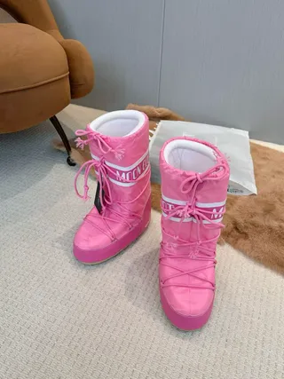Moon Boot ক্লাসিক গোলাপি ড্রস্ট্রিং স্নো বুট 6
