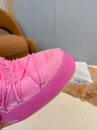 Moon Boot ক্লাসিক গোলাপি ড্রস্ট্রিং স্নো বুট 8