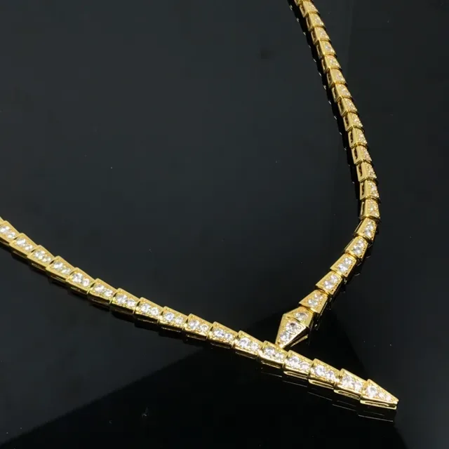 Multi-Tone Pavé-Set Articulated Chain Necklaces 2