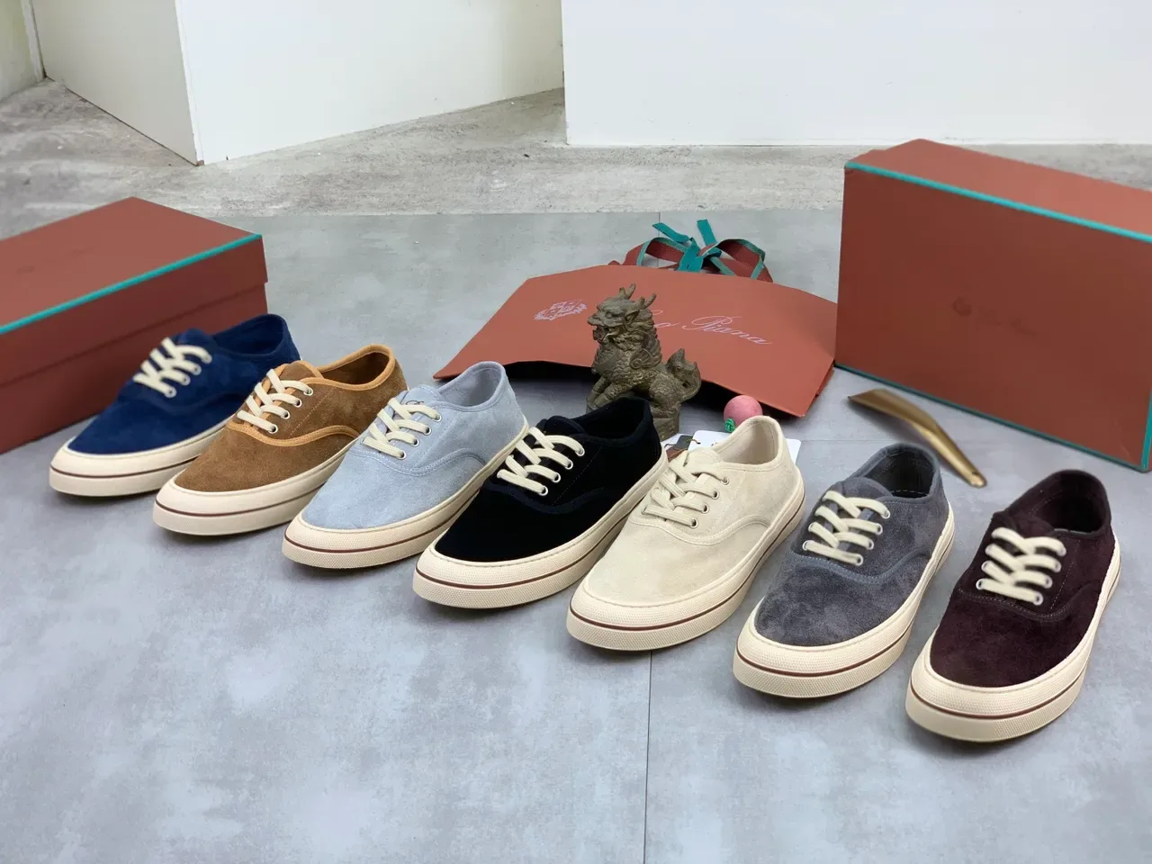 أحذية كانفاس Navy Beige Suede Upper Cream Cupsole 2