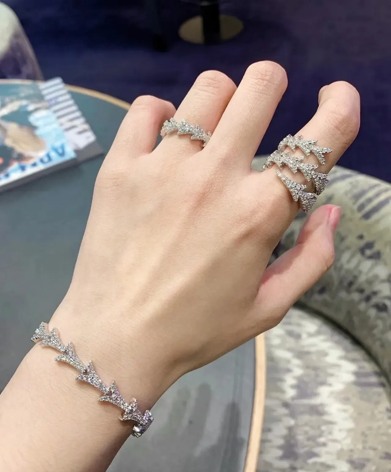 Pulsera con Motivo de Flecha Pavé Navy en Plata 4