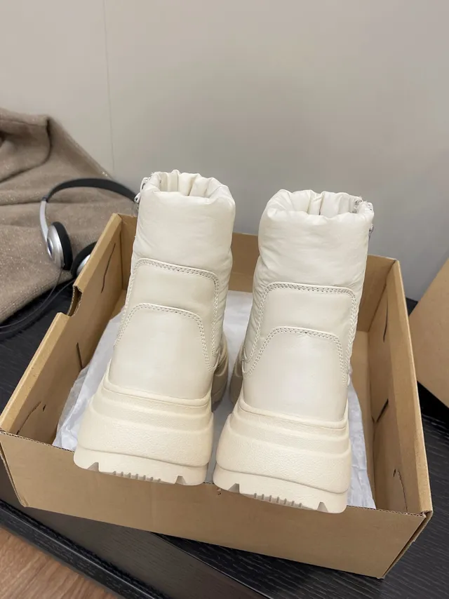 Off-White पफर-कॉलर वाला मोटा प्लेटफॉर्म एंकल बूट 6