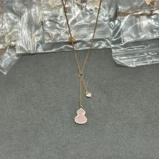 Collier avec Chaîne en Or Rose et Pendentif en Forme de Courge