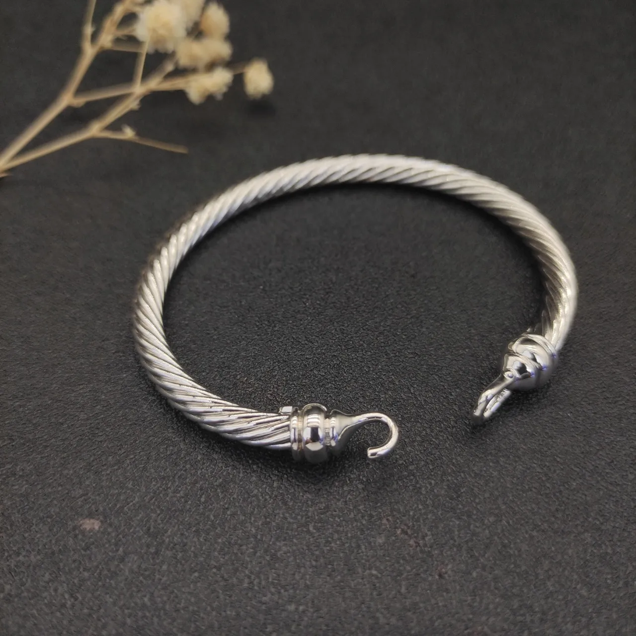 Polished Silver Twisted Cable Hook-and-Eye Bangle Bracelet 3
