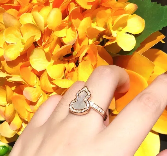 Qeelin Wulu Bague mère-de-perle et diamants pavé 2