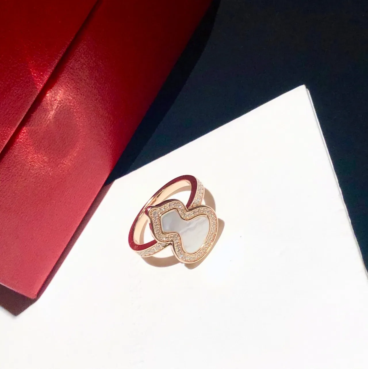 Qeelin Wulu Bague mère-de-perle et diamants pavé 3