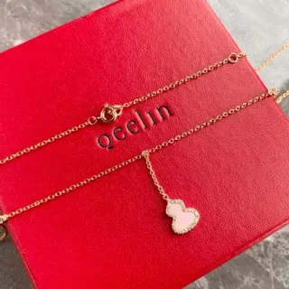 Qeelin Wulu Collier Pendentif Émail Rose Pavé