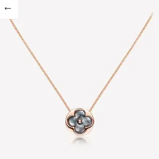 Collier pendentif motif floral en mère-de-perle et or rose