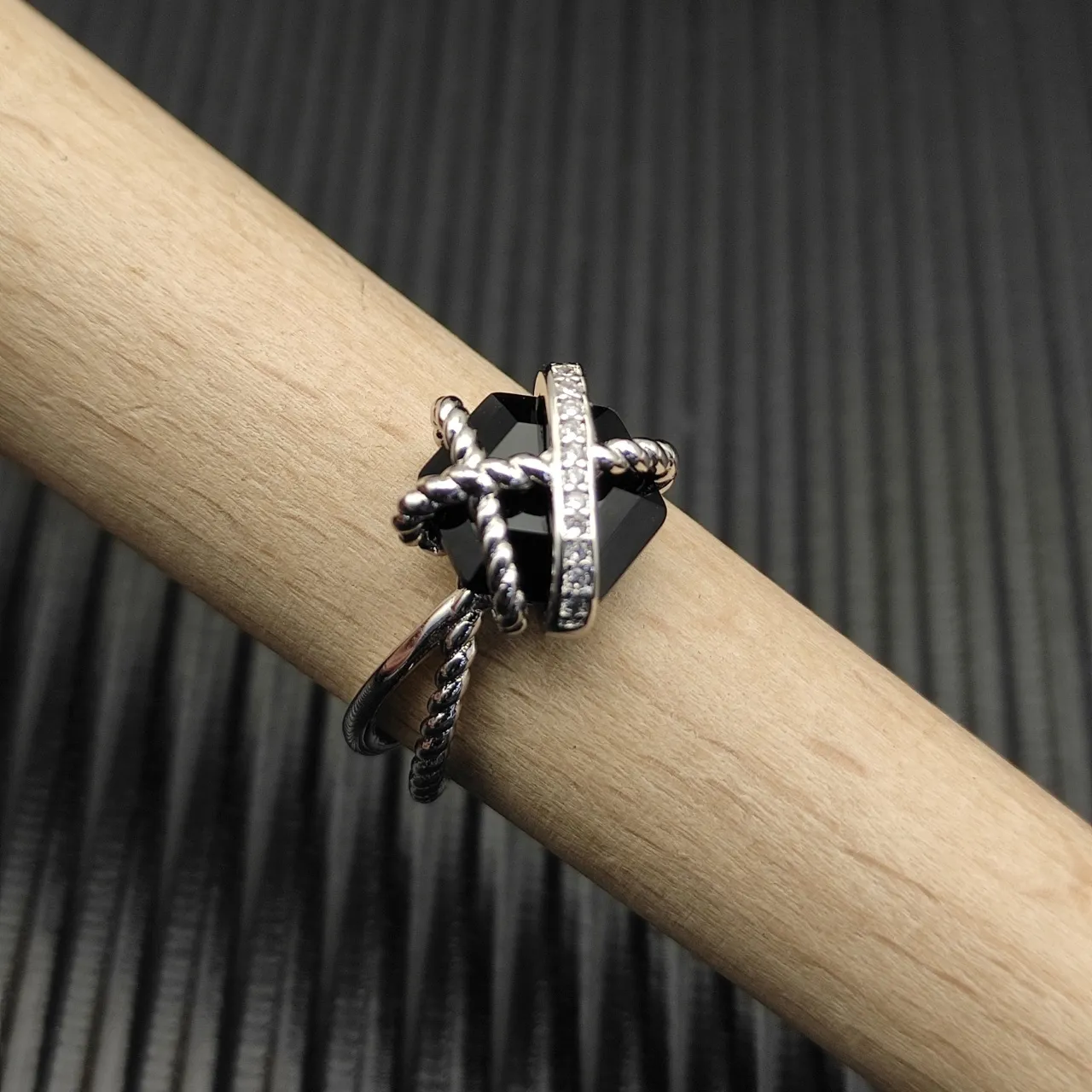 Silver Black Twisted Rope Band Faceted Gemstone Ring 8