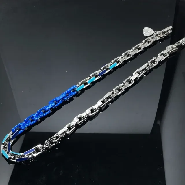 Collar Cadena de Eslabones Gruesa Plateada con Piedras Pavé-Set Azules 3
