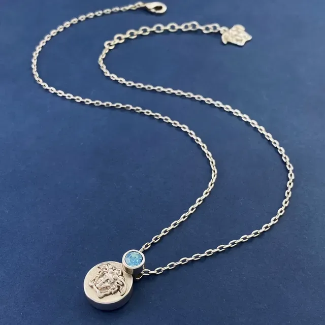 Silver Blue Metal Medusa Head Motif Necklace 6