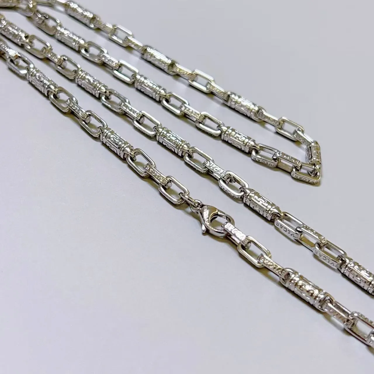 Silver-Toned Textured Link Chain Necklace 2