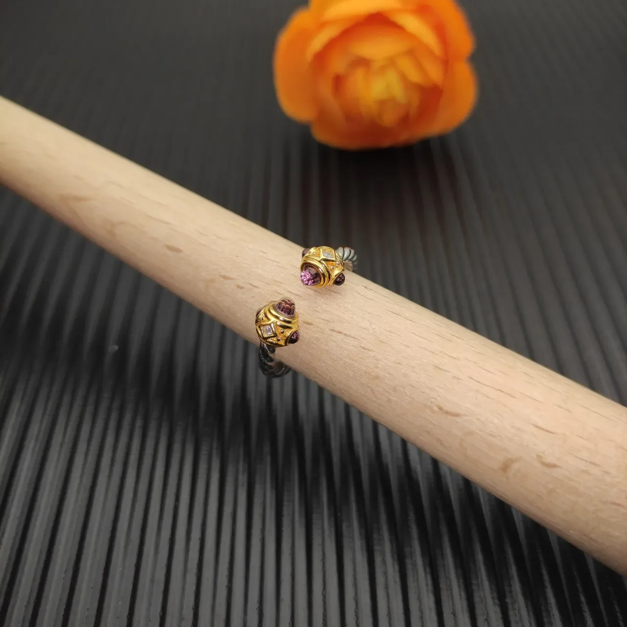 Twisted Rope Band Dual-Tone Gemstone Terminal Adjustable Ring 9