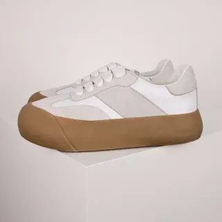 Zapatilla de plataforma de cuero de ante blanco y gris