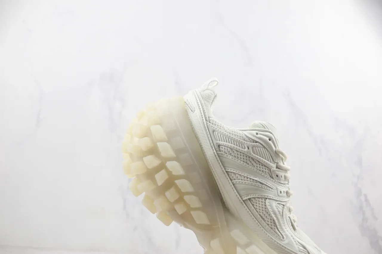 Sneakers chunky blanc et beige monocromatique avec tige en maille et synthétique 5
