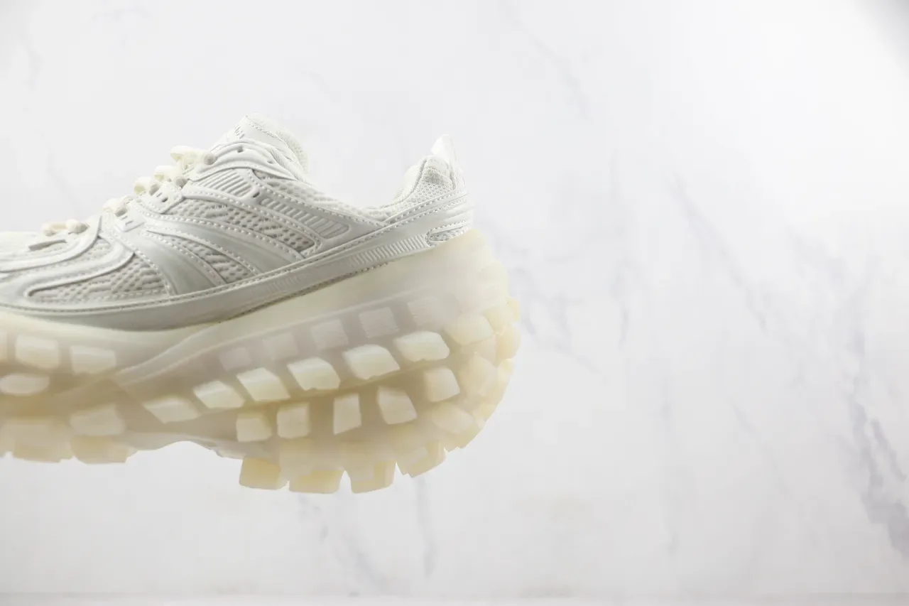 Sneakers chunky blanc et beige monocromatique avec tige en maille et synthétique 7
