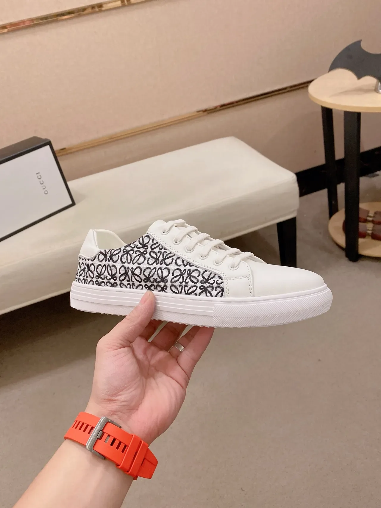 White Black Low-Top Lace-Up Sneakers 5