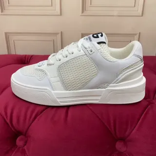 حذاء رياضي low-top أبيض شبكي وطبقة اصطناعية نمط حياة