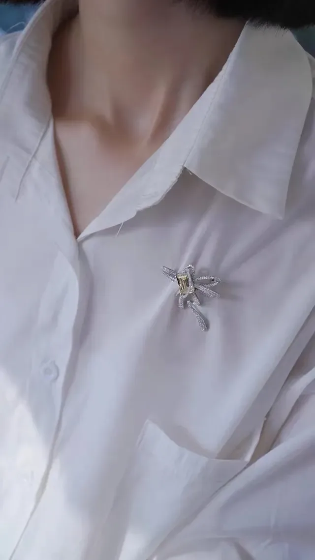 Yellow Gemstone Pavé Ribbon Brooch 2