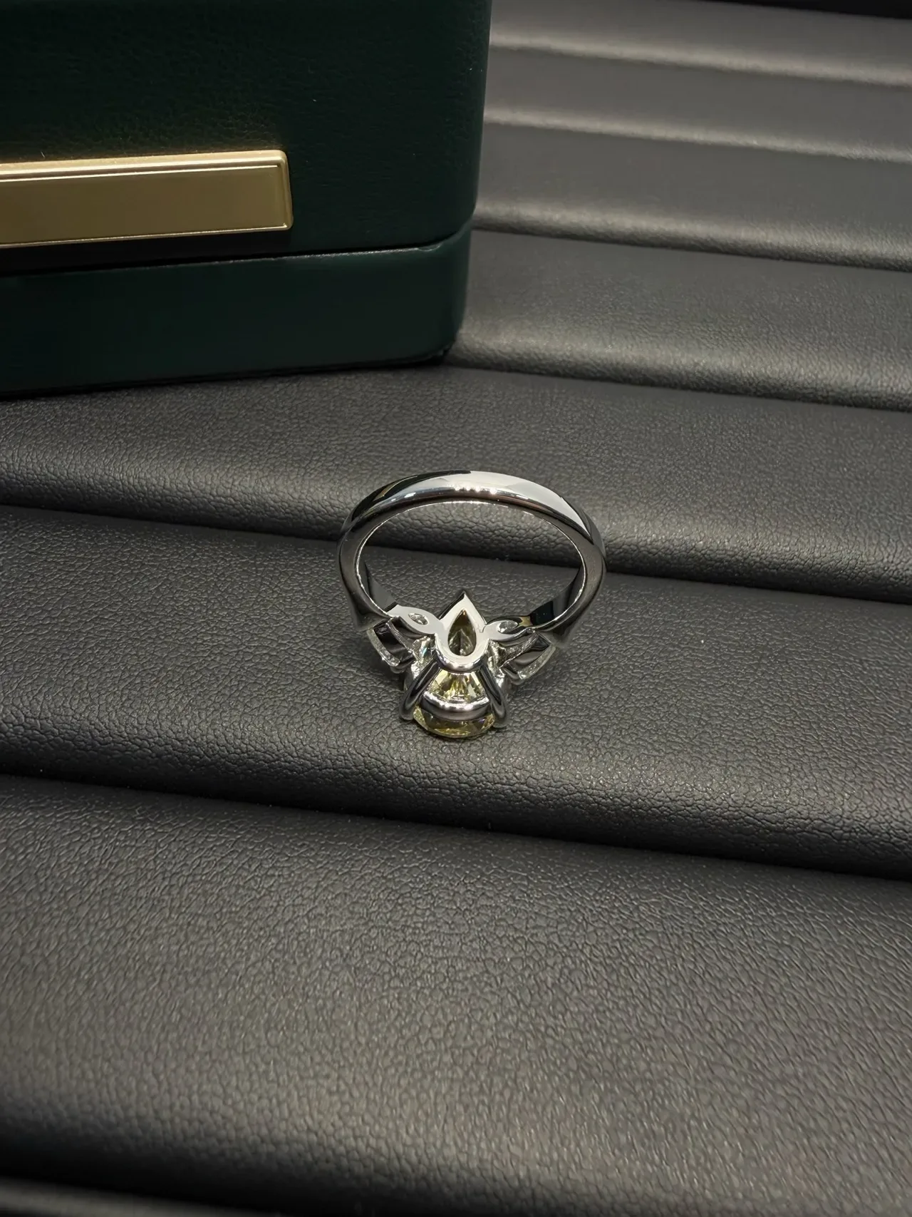 Yellow Silver Pear-Cut Central Stone Trilogy-Style Ring 5