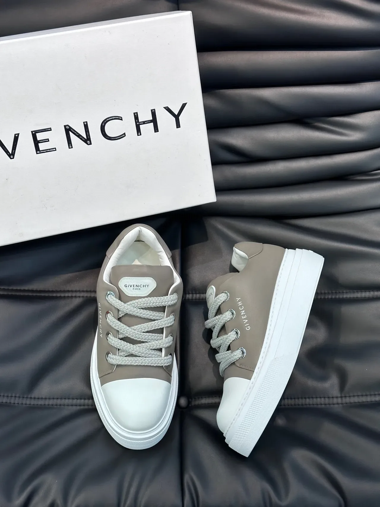 Givenchy City Sport টপ এবং হোয়াইট লাইফস্টাইল স্নিকার্স 3