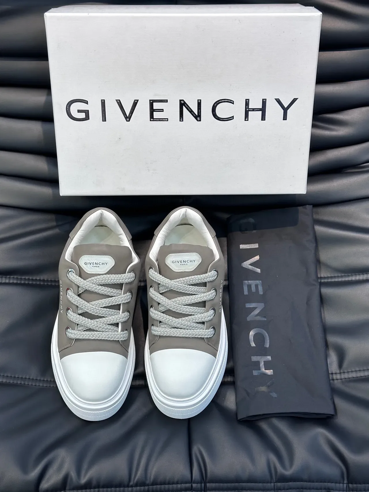 Givenchy City Sport টপ এবং হোয়াইট লাইফস্টাইল স্নিকার্স 4