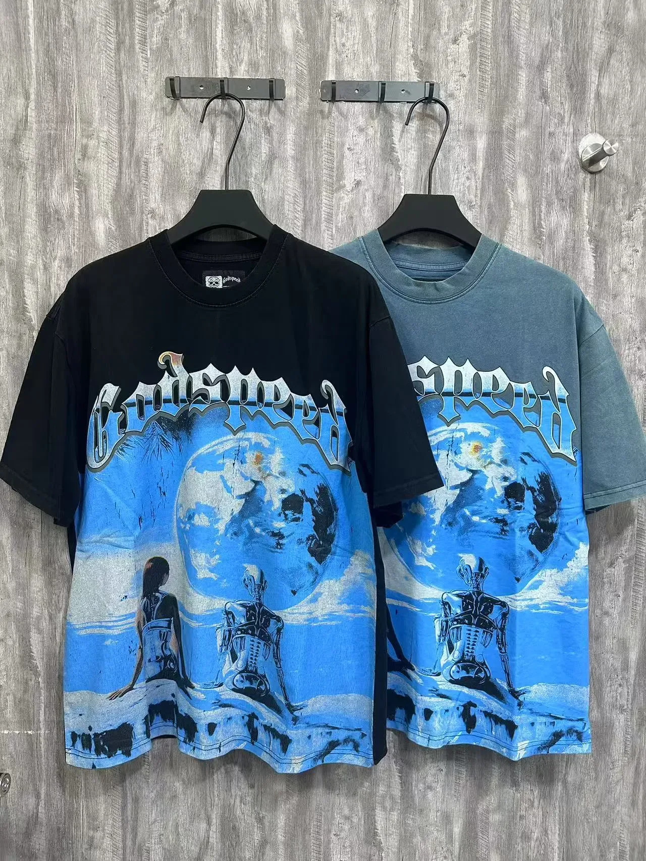 Camiseta Godspeed preta e azul corte oversized estampa gráfica desgastada 4