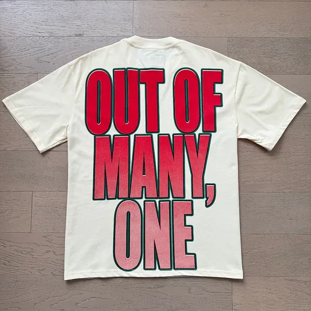 Camiseta com estampa gráfica Godspeed Out of Many One 7