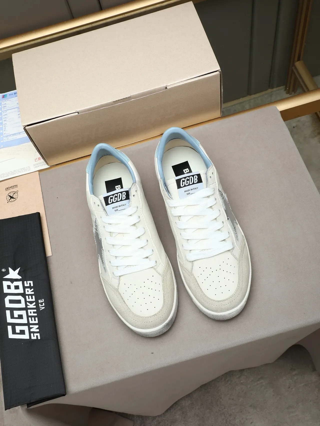 Golden Goose Ball Star Zapatillas Lifestyle Blancas y Azules Lateral Mezclado Cuero Ante Superior 2
