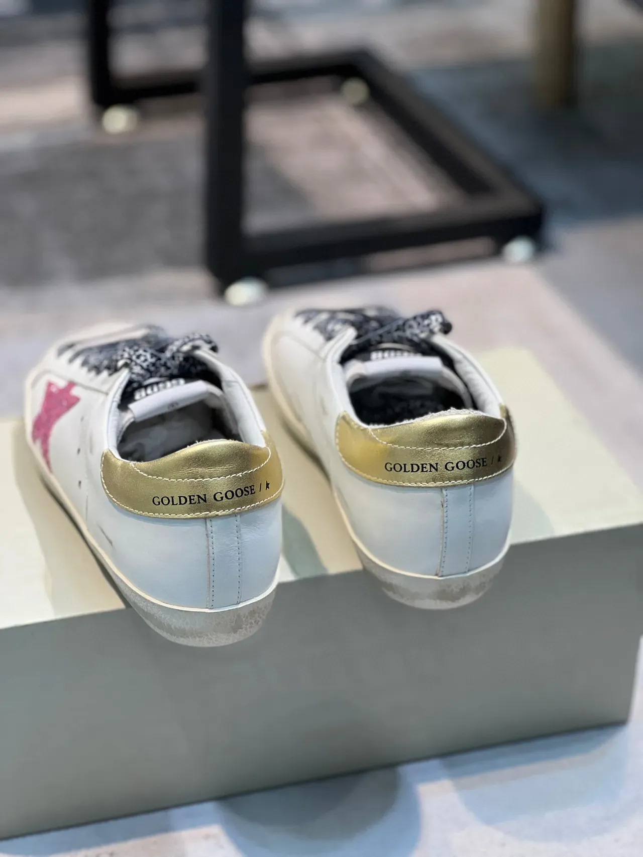 Golden Goose Superstar rose pailletée étoile léopard dentelle lifestyle sneaker 2
