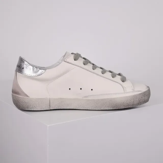 Golden Goose Superstar zapatillas lifestyle blancas gris desgastadas suela de goma con etiqueta del talón metálico 7