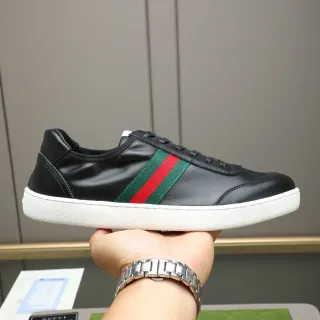 Gucci Ace Zapatillas Lifestyle de Cuero Negro con Rayas Web