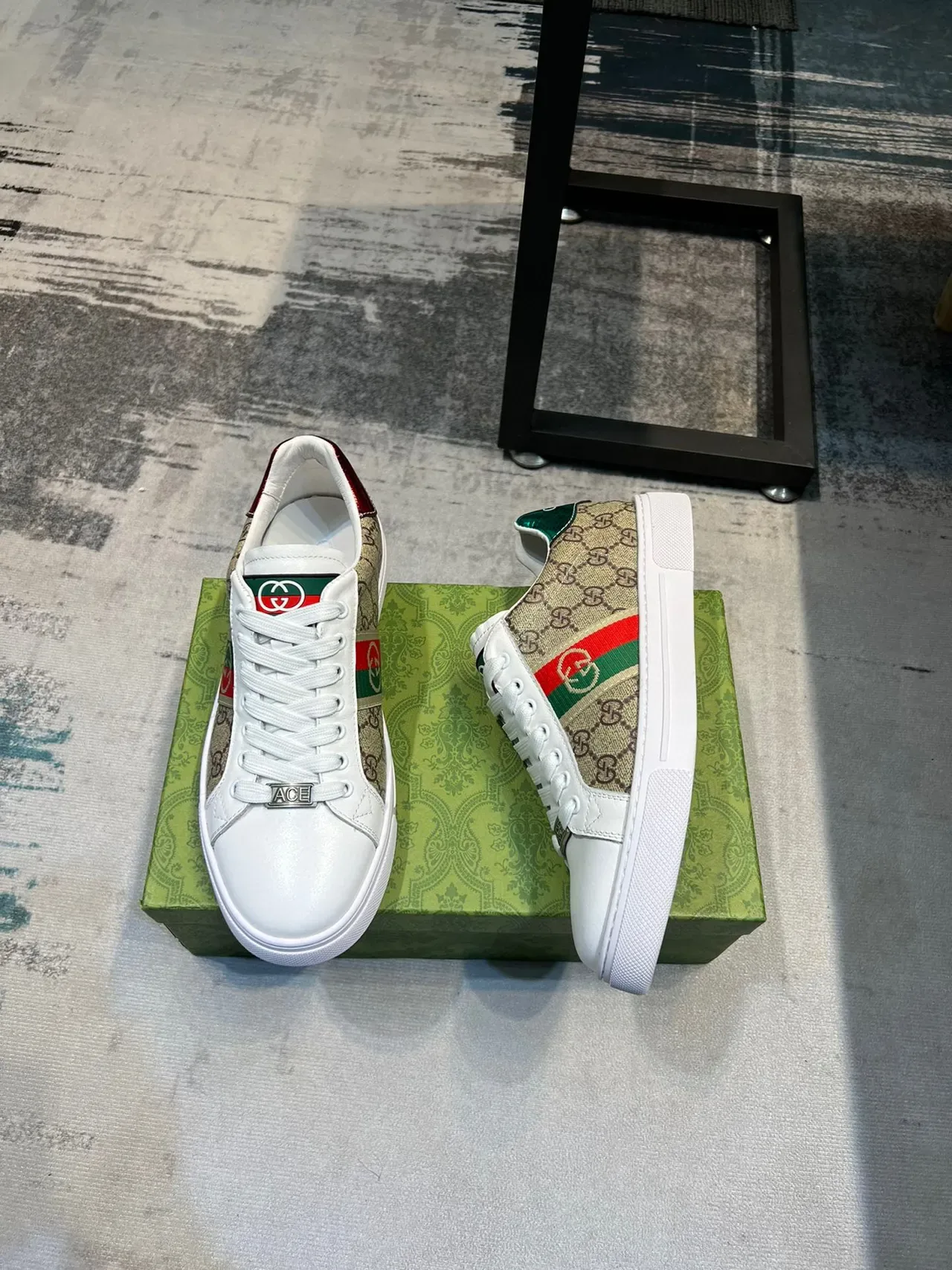 Gucci Ace GG Monogram Web Stripe 生活方式运动鞋 2