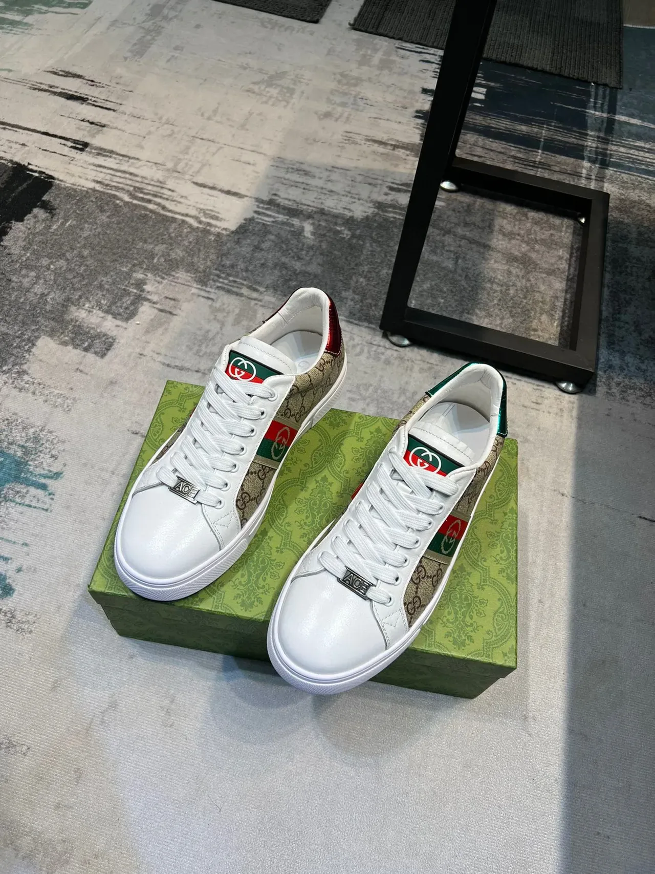 Gucci Ace GG Monogram Web Stripe 生活方式运动鞋 5