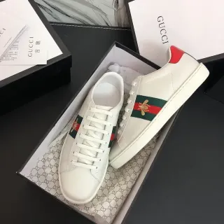 Gucci Ace Sneakers Lifestyle Blancos Rojos Verdes Rayas Web Abeja