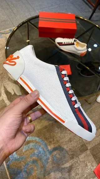 Gucci Ace Lifestyle Sneakers en Blanco, Rojo, Azul Marino, Naranja 9