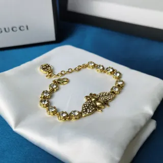 Gucci Bee Motif Crystal-Set Gold-Tone Bracelet